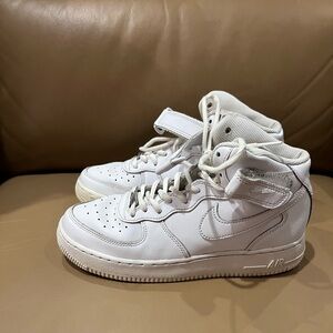 Nike Air Force 1 Mid's size 6.5Y